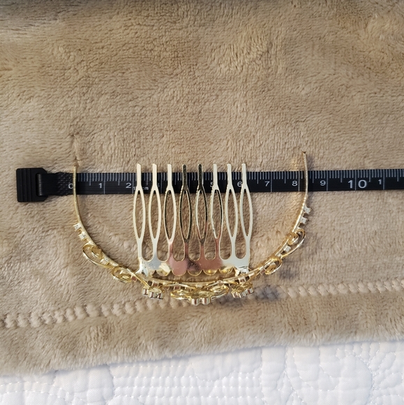 Tiara - Picture 5 of 6